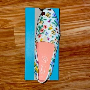Floral toms